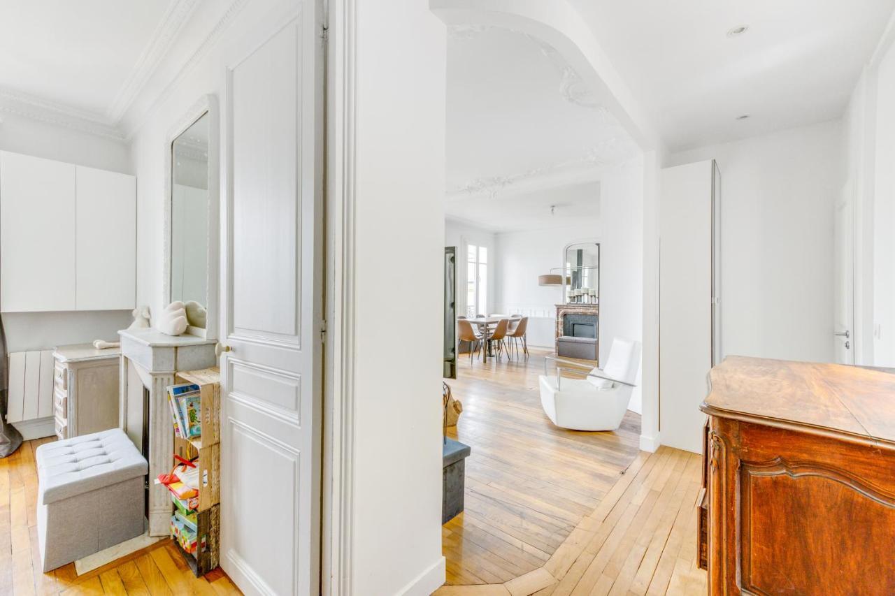 Place De La Mairie Daire Levallois-Perret Dış mekan fotoğraf